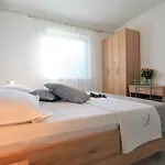 Apartment Dora