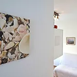 Dora Apartment *