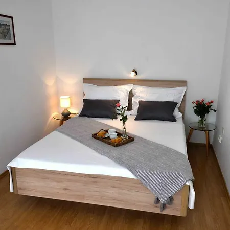 Apartment Dora