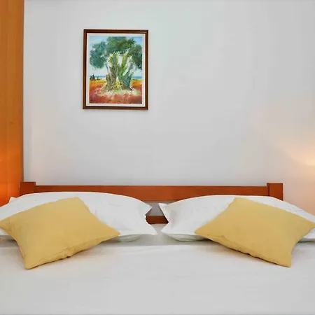 Apartment Dora
