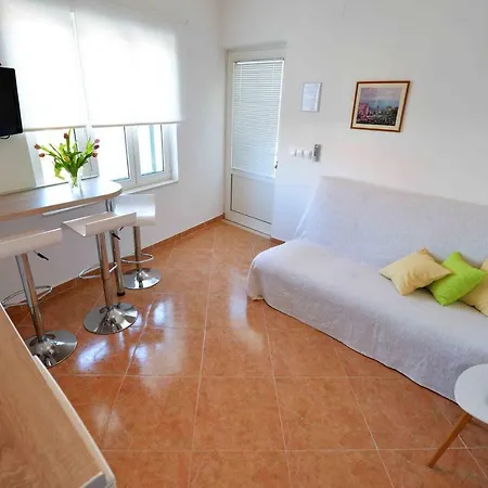 Dora Appartement Murter