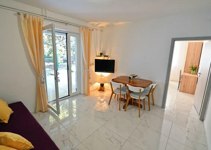 Dora Apartmán Murter